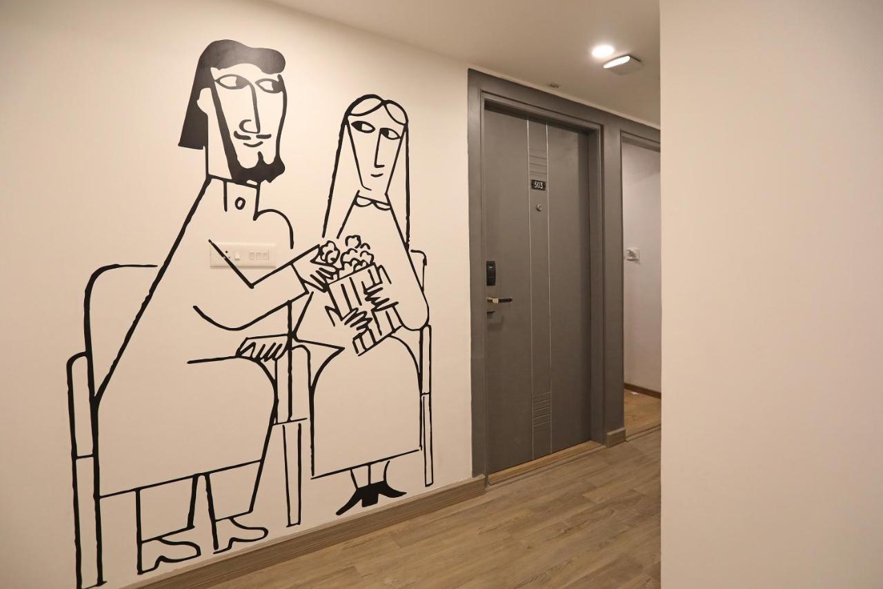 Oyo 23368 Boutique Hotel Paragon Ню Делхи Екстериор снимка